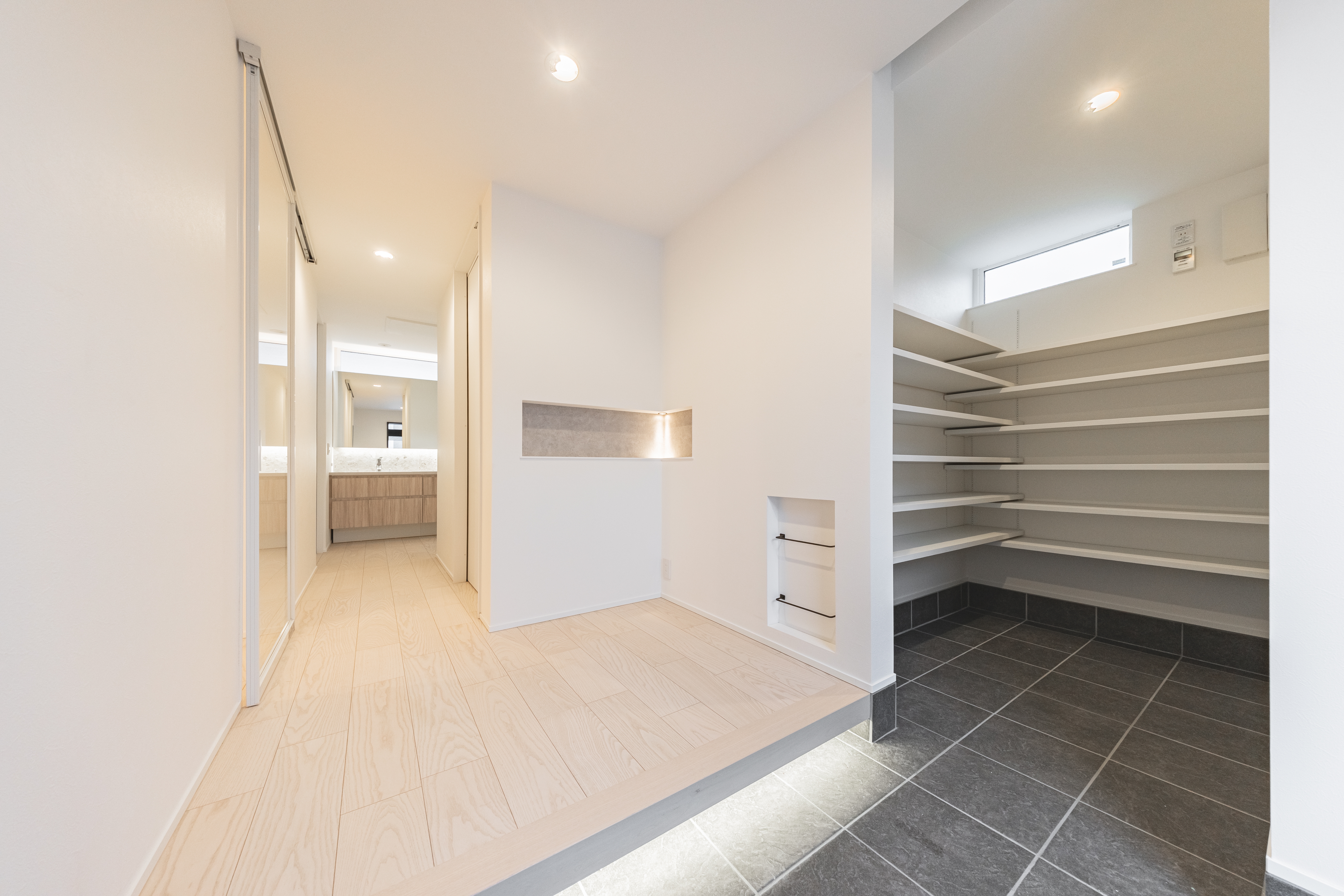 MAIN0168-HDR.jpg